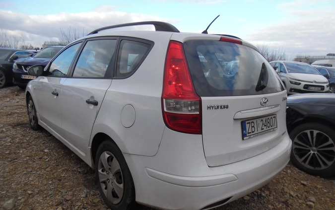 Hyundai I30 cena 4100 przebieg: 425000, rok produkcji 2010 z Kołobrzeg małe 211